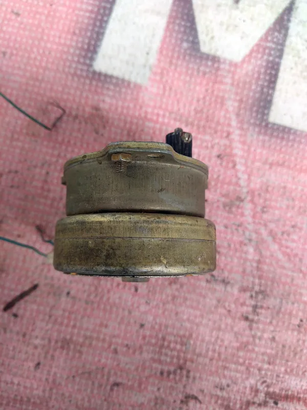 past aylanishli motor DSM 2-P-220 U4.2 3