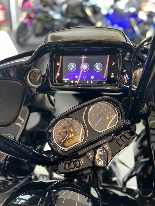 Harley Davidson Road Glide 2021 4