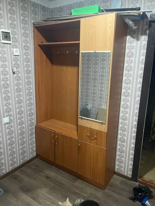 Прихожая продается