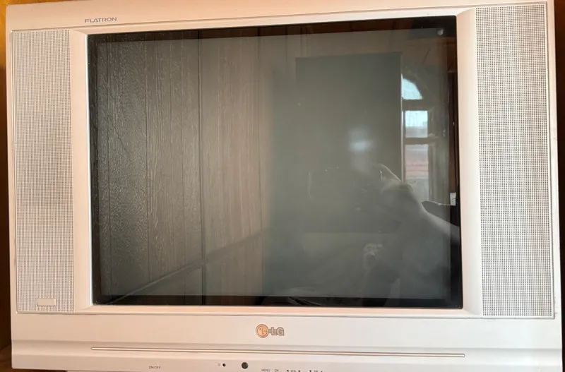Продаётся телевизор LG 2