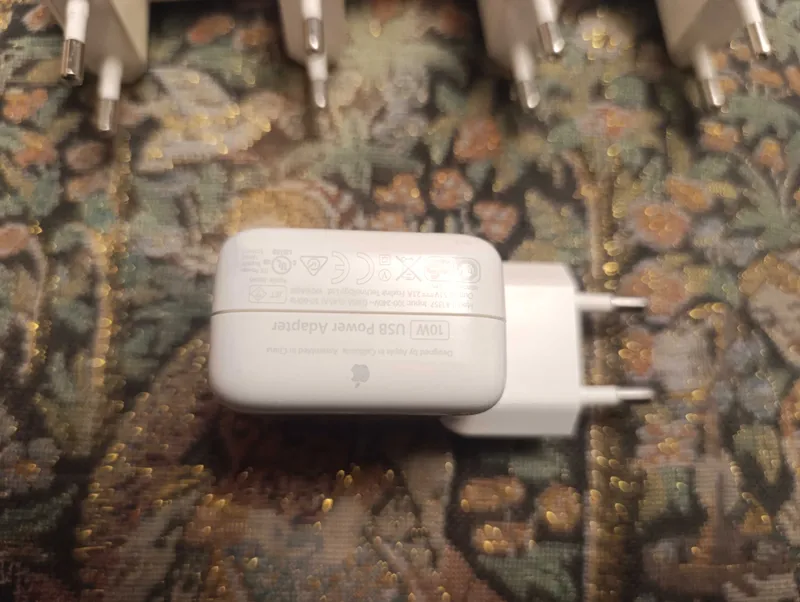 Продам блоки питания на Apple,оригинал недорого — фото 1