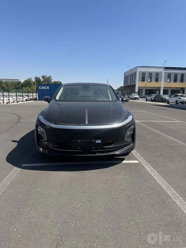 Hongqi e-qm 5 500km запасход 2025-ийл 1 Hongqi e-qm 5 500km запасход 2025-ийл 1
