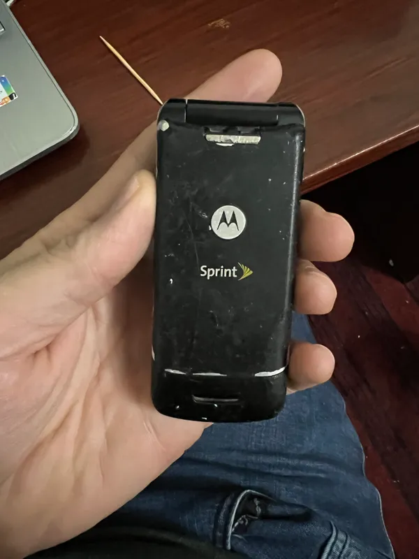 Motorola K1 qora rangda 3