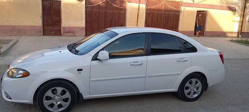 Lacetti Gentra 2022 sotiladi 4