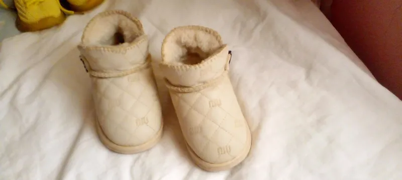 25 razmerli bolalar etigi holati yaxshi 55 000 m 2 25 razmerli bolalar etigi holati yaxshi 55 000 m 2