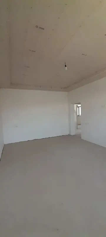 Nazarbekda Uchastka 2etajli 80% bitgan. 6