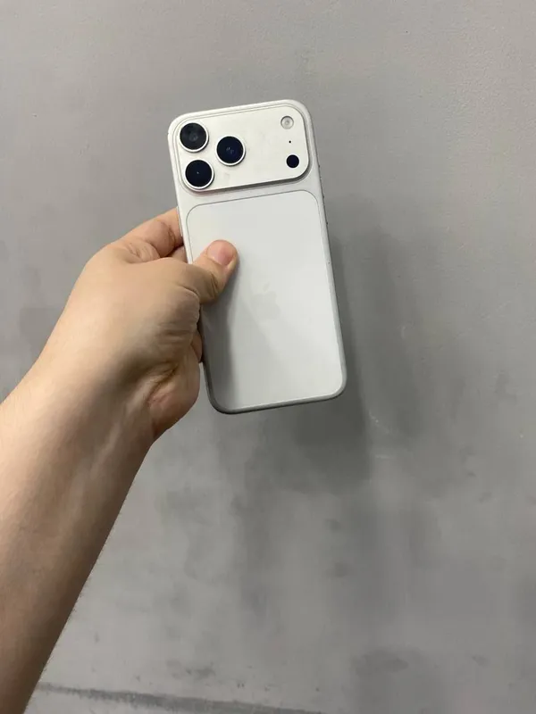 IPHONE 17 PRO MAX 1