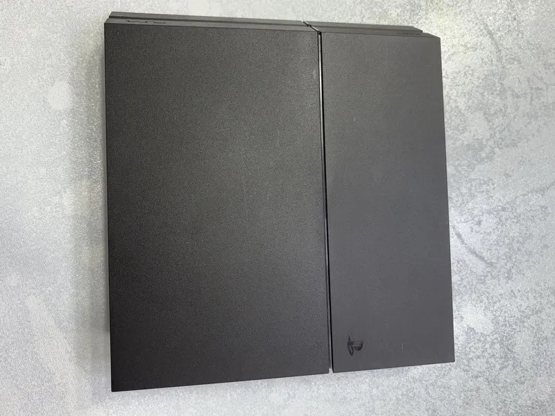 Игровая приставка Sony Playstation 4