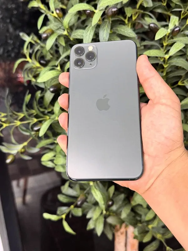 APPLE IPHONE 11 PRO MAX 4