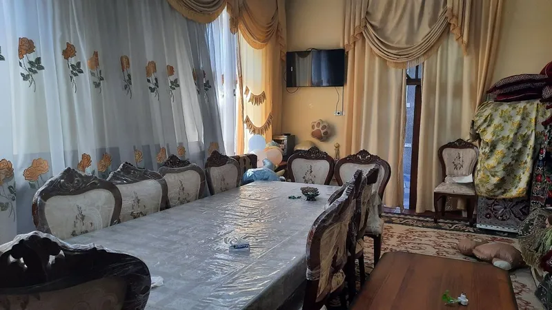 Уй сотилади Эски шахар бозорни олдида 4 Уй сотилади Эски шахар бозорни олдида 4