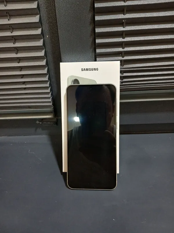 Samsung A56, память 8/128, работает идеально 1