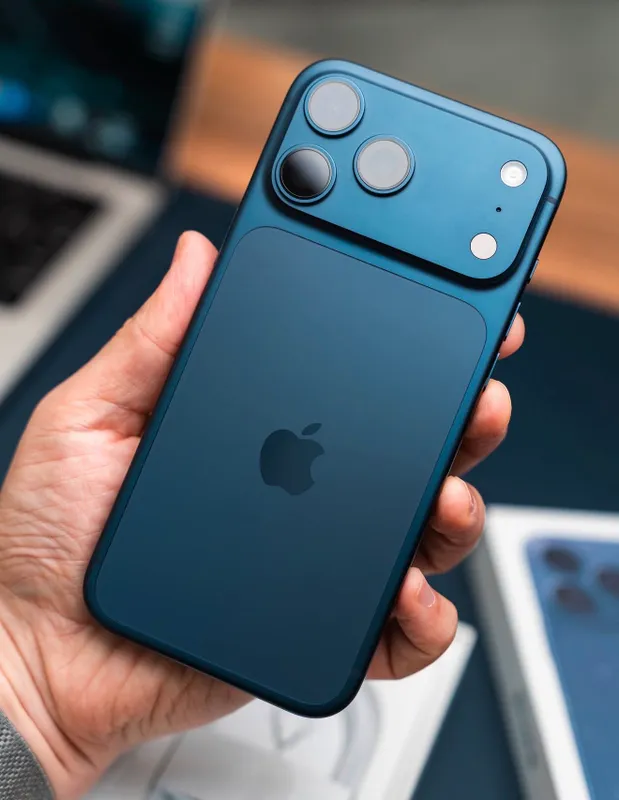 iPhone 17 ProMax 256Gb Blue, аккум.: 97%, договоримся 1 iPhone 17 ProMax 256Gb Blue, аккум.: 97%, договоримся 1