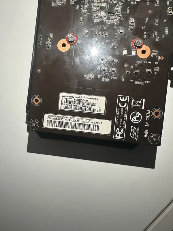 Видеокарта GTX 750 4