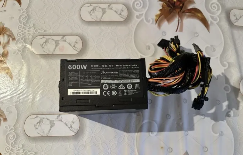 Cooler Master 600W quvvat bloki 1 Cooler Master 600W quvvat bloki 1
