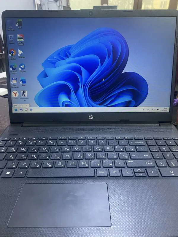 HP Laptop 15s Intel Core i3 12 avlod SSD 256 GB 1