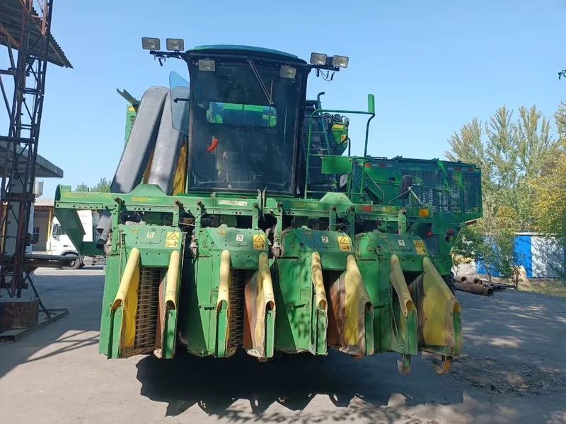 John Deere комбайн