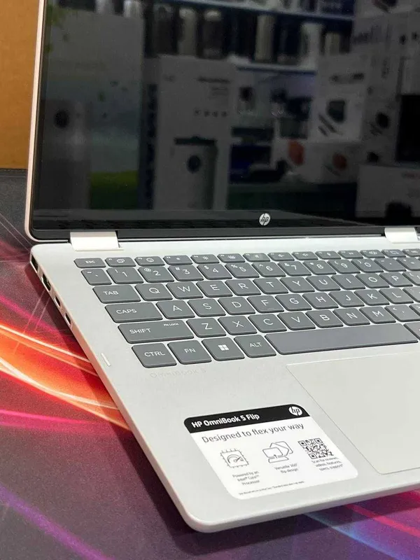 HP OMNIBOOK 5 FLIP 14-FP0023DX intel core 7 150U/16/512/14' inch IPS/