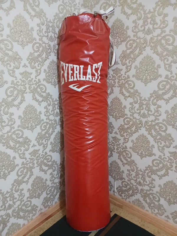 Продаётся боксёрский мешок Everlast (груша) – 180 см Продаётся боксёрский мешок Everlast (груша) – 180 см