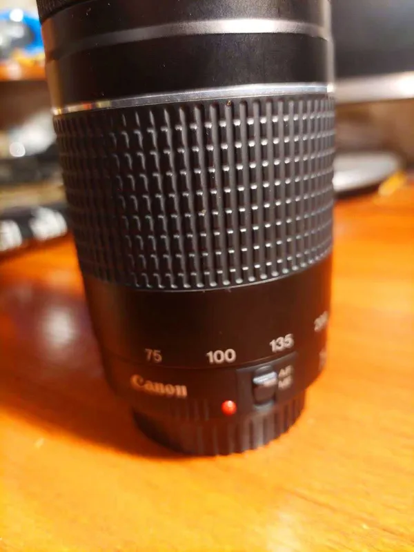 Продам объектив Canon EF-75-300 1:4-5,6 III — фото 1