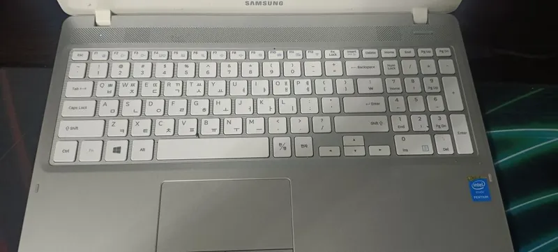 Ноутбук Samsung NT500R5H (15.6"), Pentium 3825U, 8 ГБ RAM, — фото 4