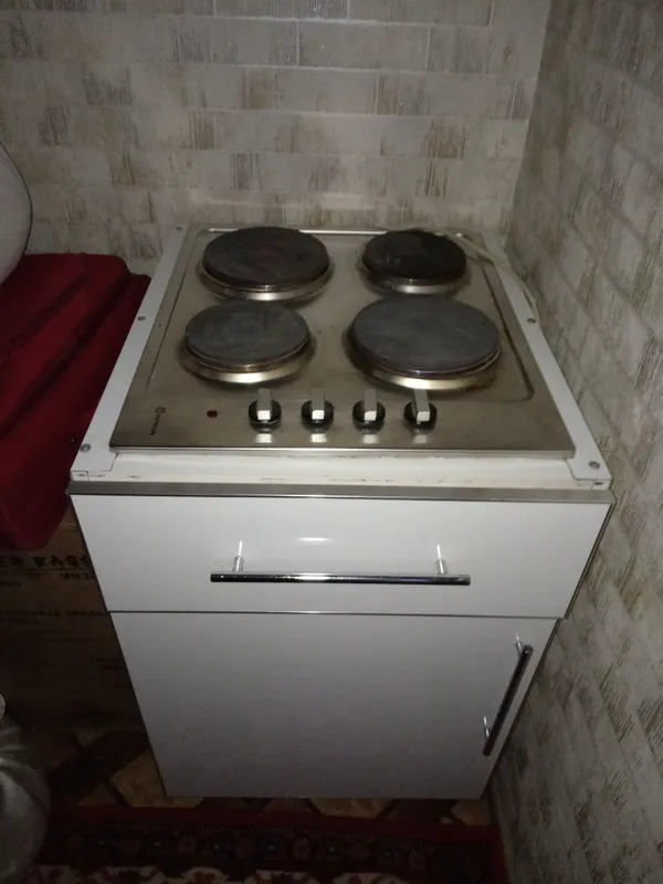 Электрическая плита с тумбой