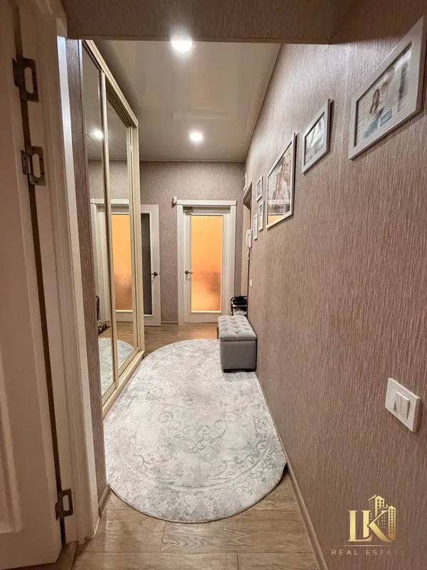Продаётся 2-комнатная квартира, 63 м², 1/9 (Мирабадский район) — фото 1