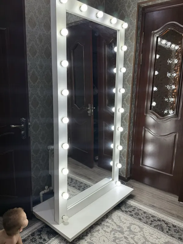 Продам Зеркало LED почти новое 1 Продам Зеркало LED почти новое 1