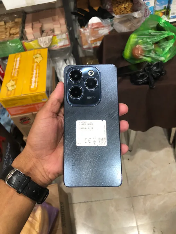 INFINIX HOT 40 PRO 1