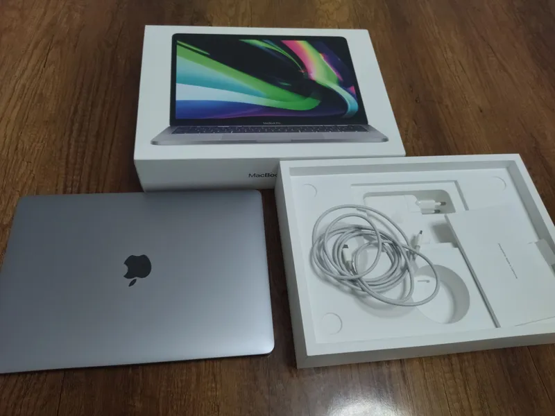 MacBook pro M1 8/256 95% 5 MacBook pro M1 8/256 95% 5