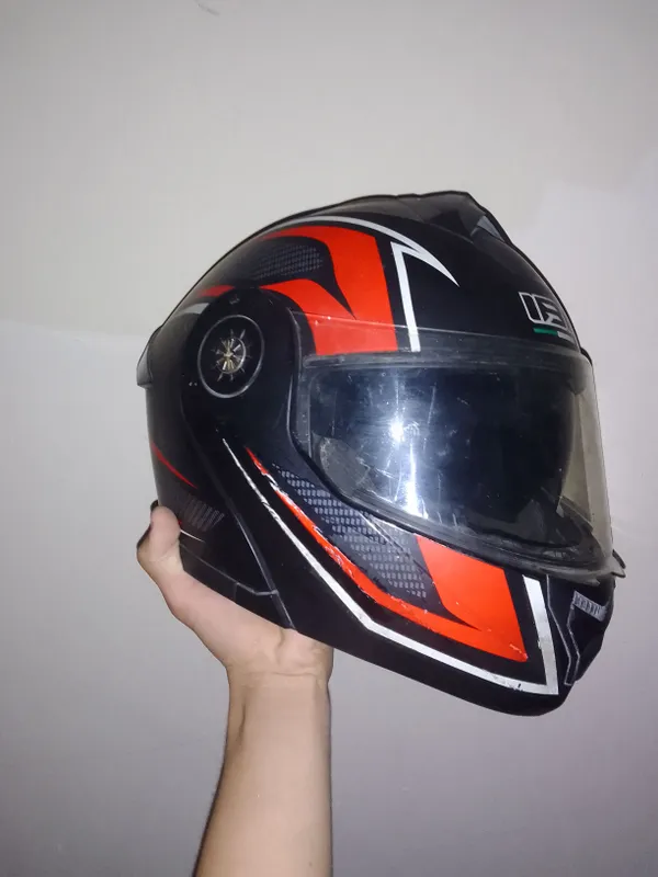 Moto shlem sotiladi