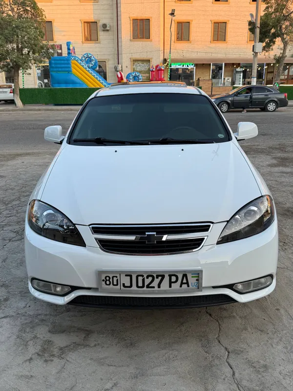 Chevrolet Jentra 1