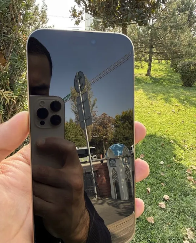 iPhone 16 Pro Max Desert 2