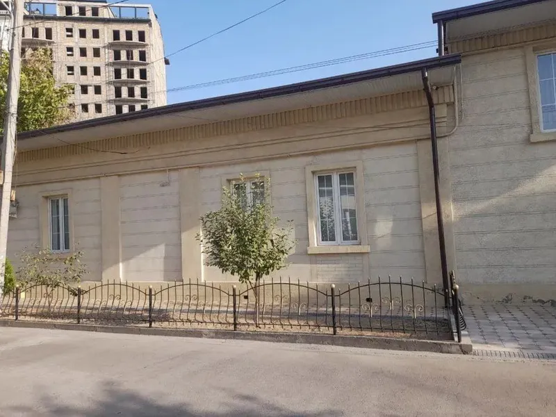 Sotiladi Участок Дом 3,5 соток Яккасарай махаля Абдалла Каххар ор. ГАИ 1