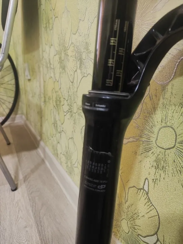Срочно! Мощная воздушка RockShox Yari (170 мм) по цене китайской вилки 4 Срочно! Мощная воздушка RockShox Yari (170 мм) по цене китайской вилки 4