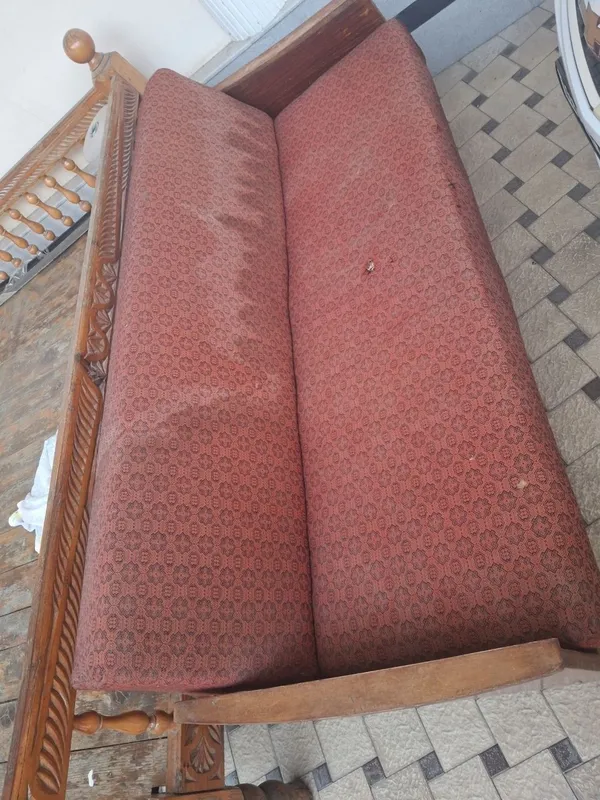 Divan tekinga beriladi