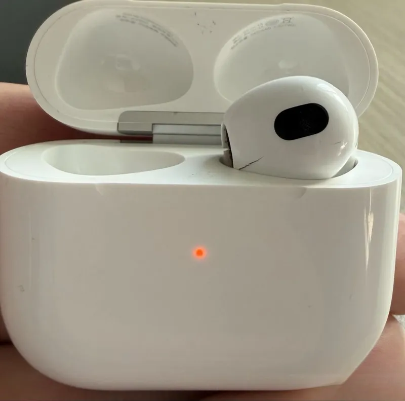 Apple AirPods 3 — оригинальные, б/у 3 Apple AirPods 3 — оригинальные, б/у 3
