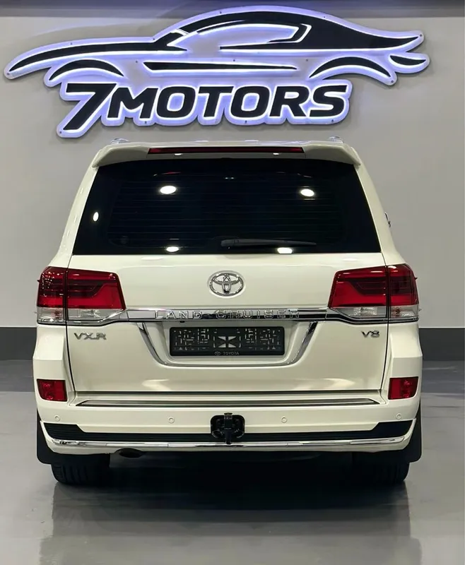 Toyota Land Cruiser 200 — фото 7