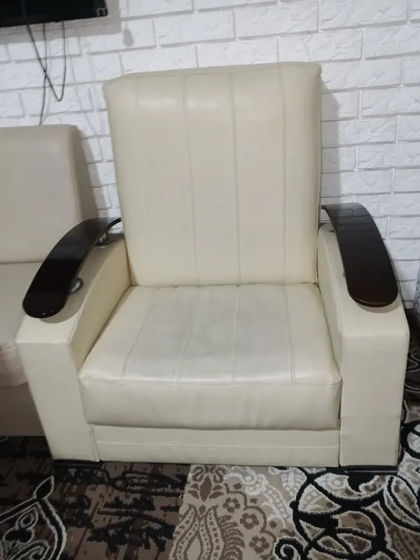 mebel divan holati yaxshi