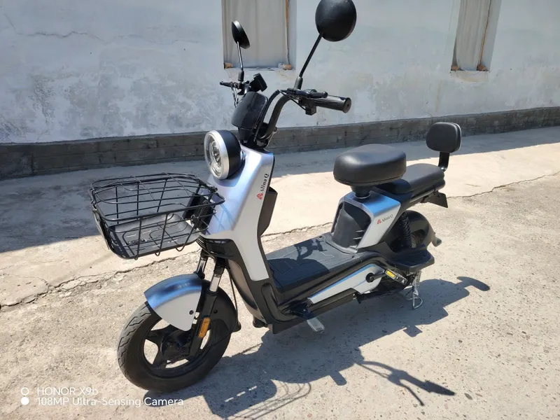 Skuter ko'p minilmagam ideal holatda 2 Skuter ko'p minilmagam ideal holatda 2