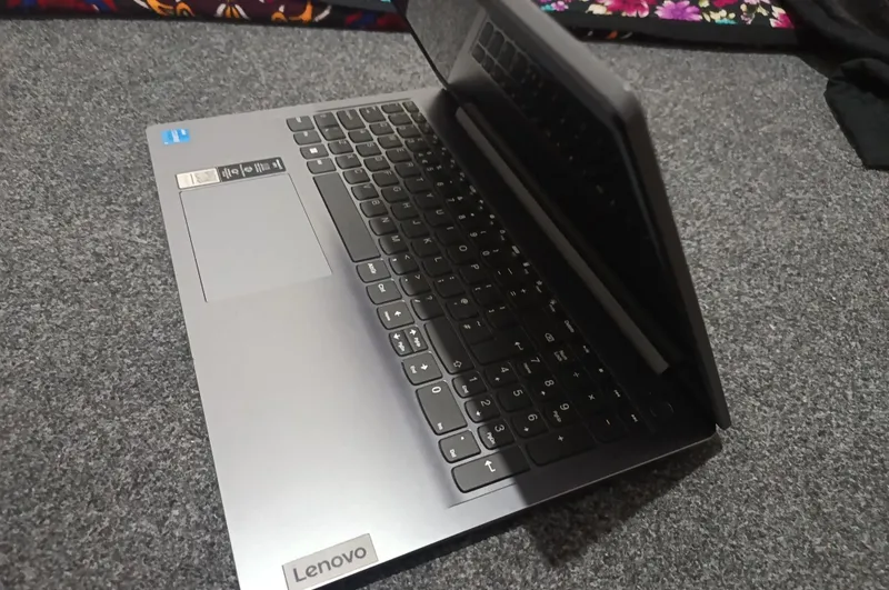 Lenovo ideapad slim 3 3 Lenovo ideapad slim 3 3