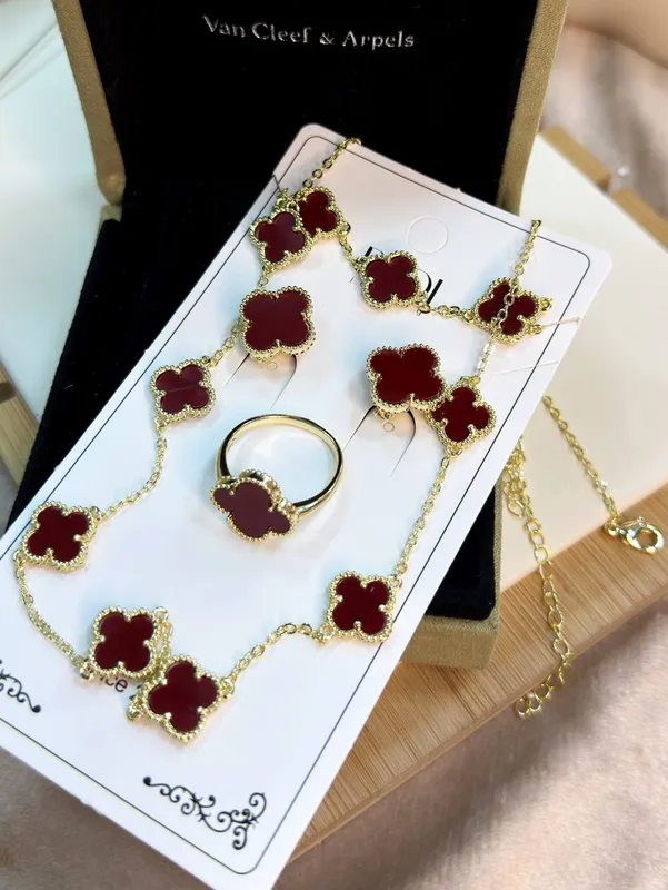 Komplekt Van Cleef dizaynidan 2