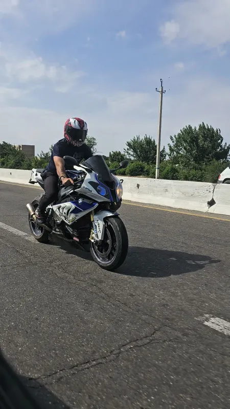BMW S1000RR SportBike Original 3