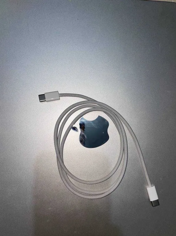 Оригинальное зарядное устройство для iPhone (комплект для 16 Pro Max). Использовалось 27 дней 3 Оригинальное зарядное устройство для iPhone (комплект для 16 Pro Max). Использовалось 27 дней 3