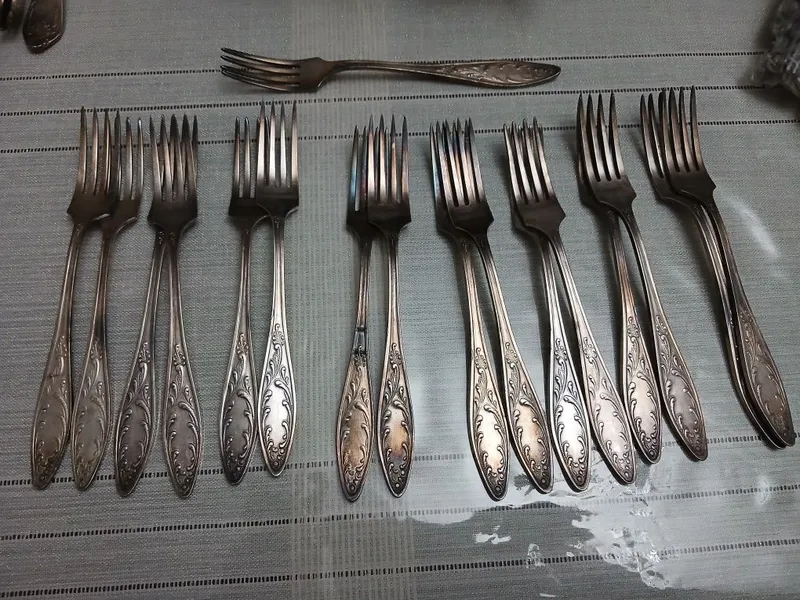 Vilka sotiladi, 17 dona, har biri 50,0. 09:00 dan 18:00 gacha qo‘ng‘iroq qiling Vilka sotiladi, 17 dona, har biri 50,0. 09:00 dan 18:00 gacha qo‘ng‘iroq qiling
