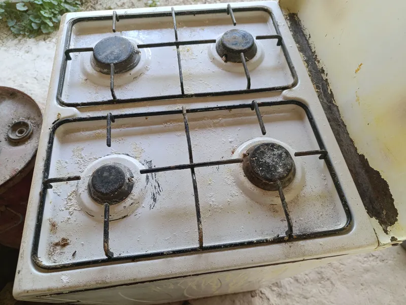 Gaz plita sotiladi