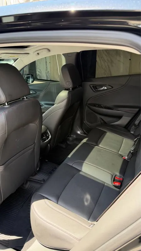 2025 Malibu 2 XL 4