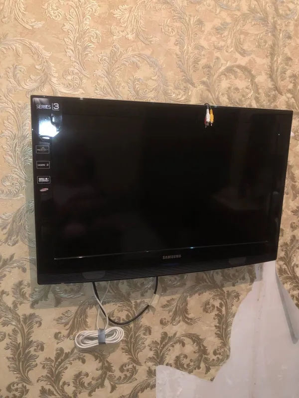 Televizor juda yaxshi holatda Televizor juda yaxshi holatda