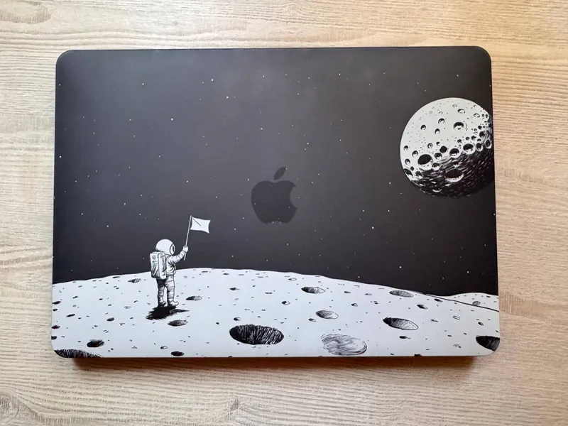 MacBook Air M1 8/256 GB 6 MacBook Air M1 8/256 GB 6