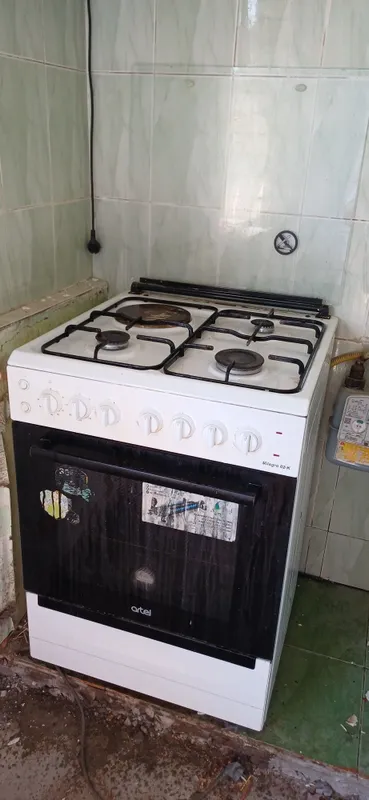 Плита + вытяжка артель продам не дорого
