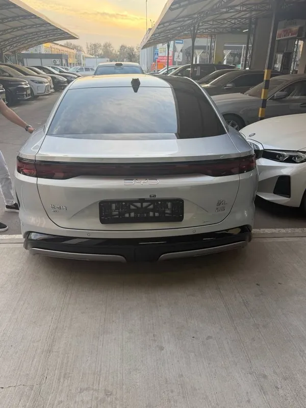 BYD Han L AWD 601km 1.100Hp 2025 Yil — фото 3